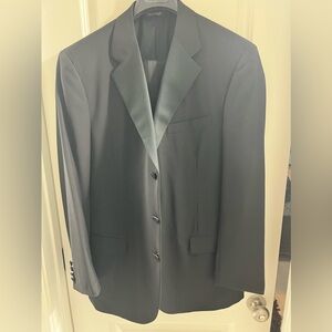 Exquisite Black Brooks Brothers Tuxedo, Classic Fit, Never worn, New with Tag